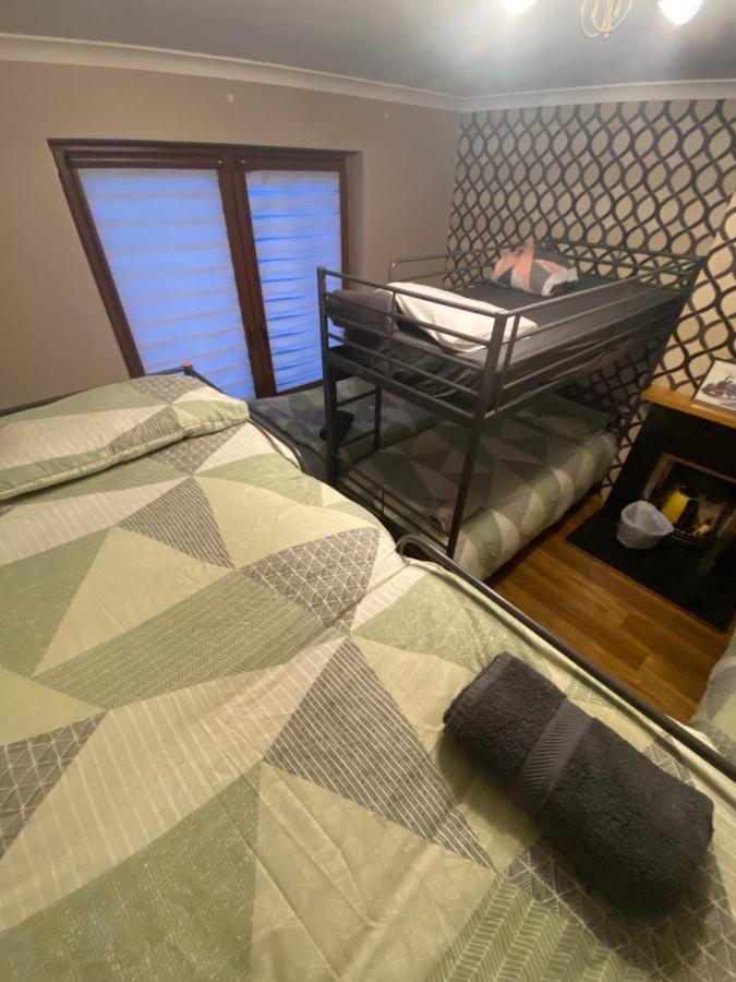 Dublin Airport Big Rooms With Bathroom Outside Room - Kitchen Only 7 Days Reservation Bagian luar foto