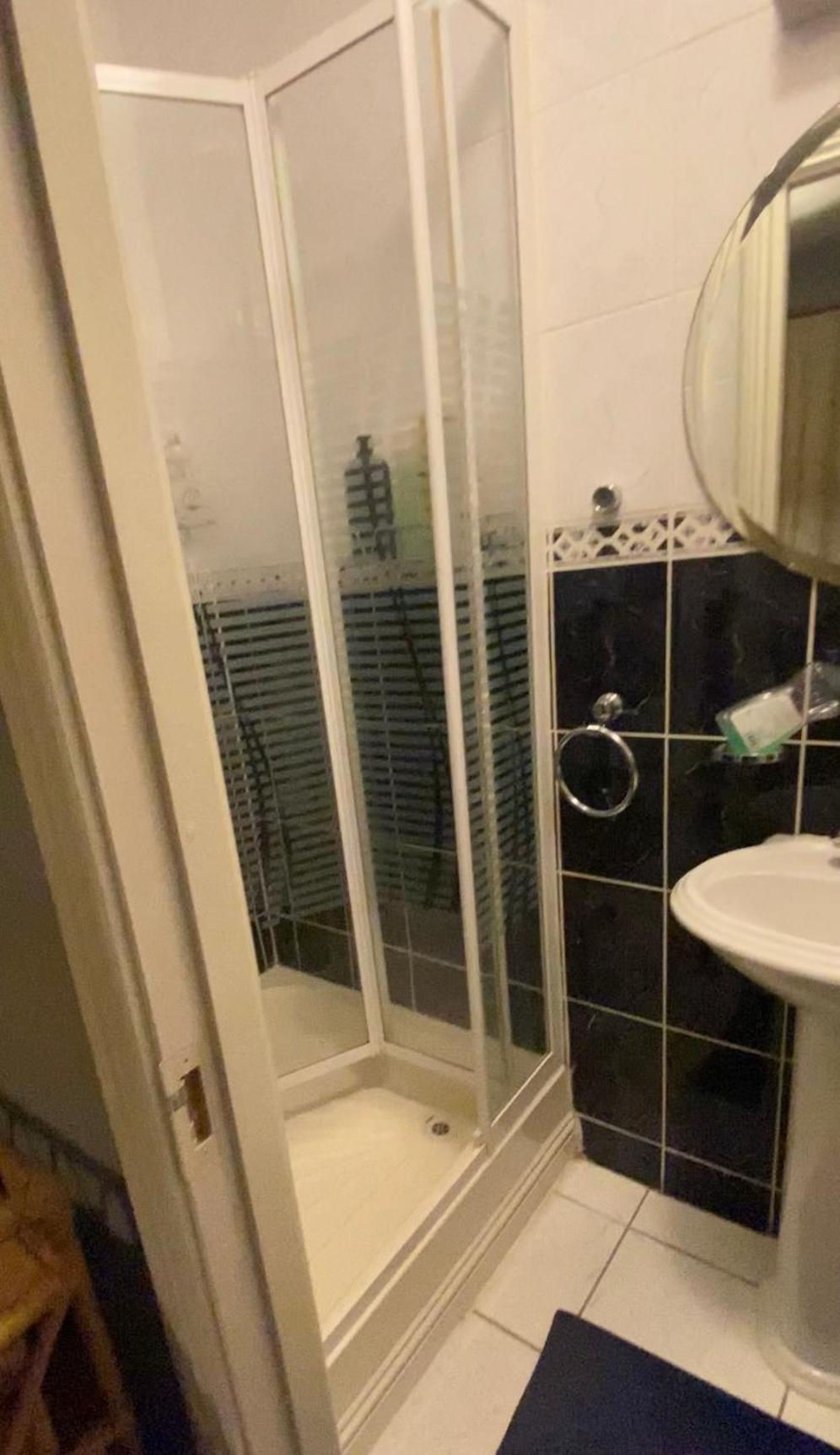 Dublin Airport Big Rooms With Bathroom Outside Room - Kitchen Only 7 Days Reservation Bagian luar foto
